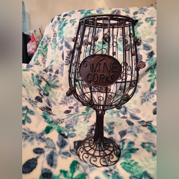 A wine cork holder - Picture 4 of 6